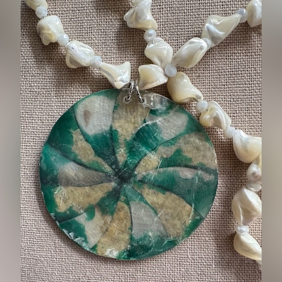 24 inch Freshwater Pearls and Mother of Pearl pendant bead necklace NWOT - Picture 7 of 14